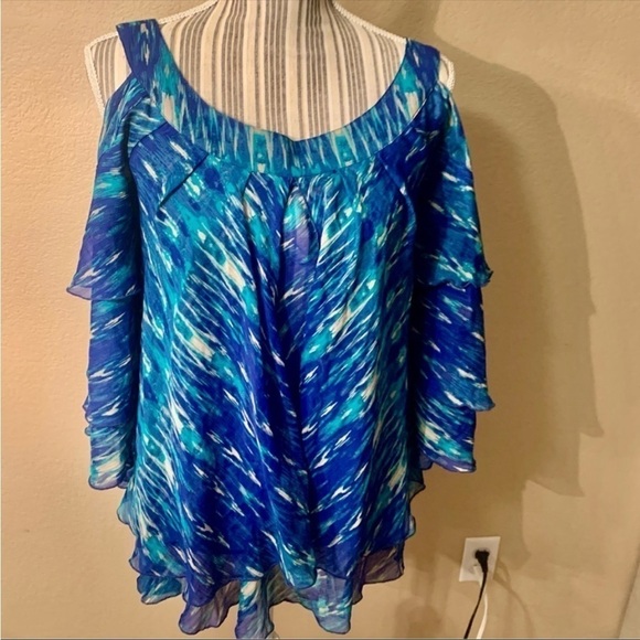 NWT Teal Blue Blouse XS Hot in Hollywood Cold Shoulder Layered Bell Sleeves - Picture 1 of 16